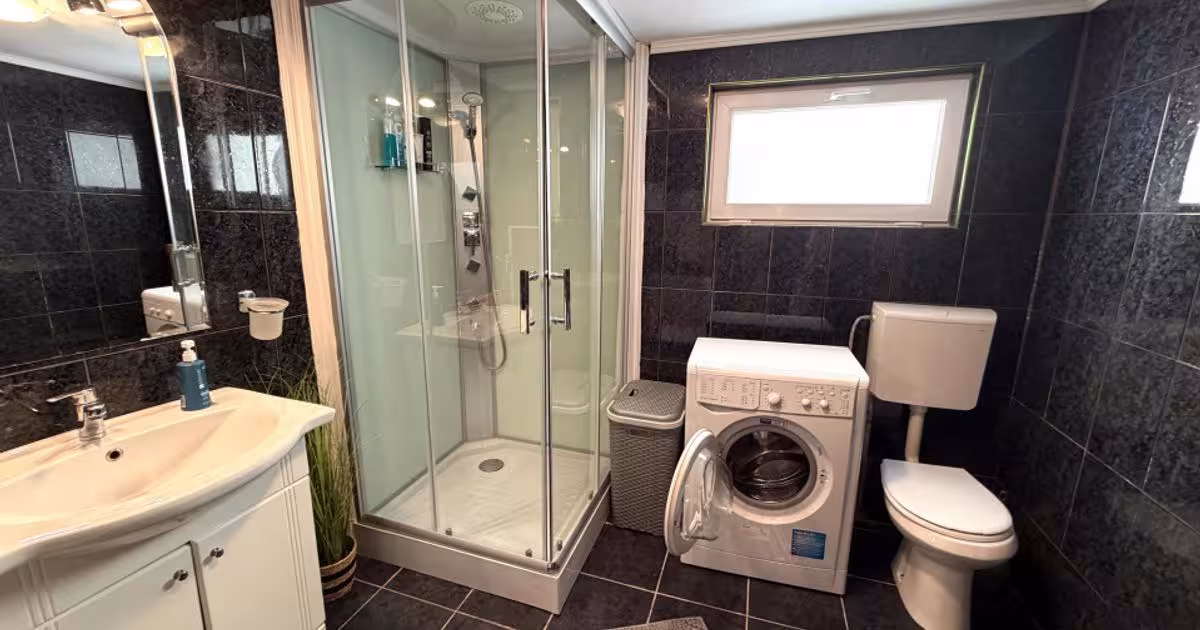 Apartament Busteni – Etaj Integral Vilă – 4 Camere