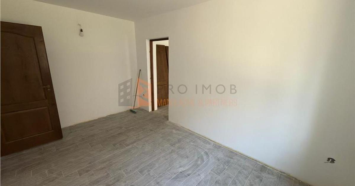 Apartament decomandat cu 2 camere în zona 1 Decembrie, Buzău
