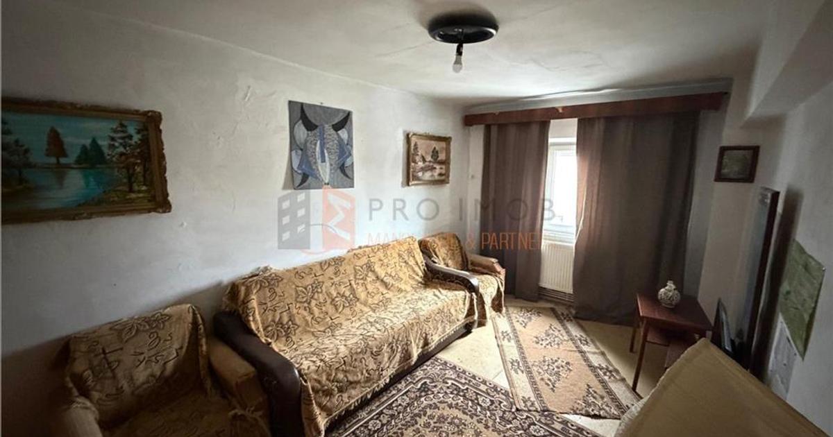 Apartament decomandat cu 2 camere în zona 1 Decembrie, Buzău