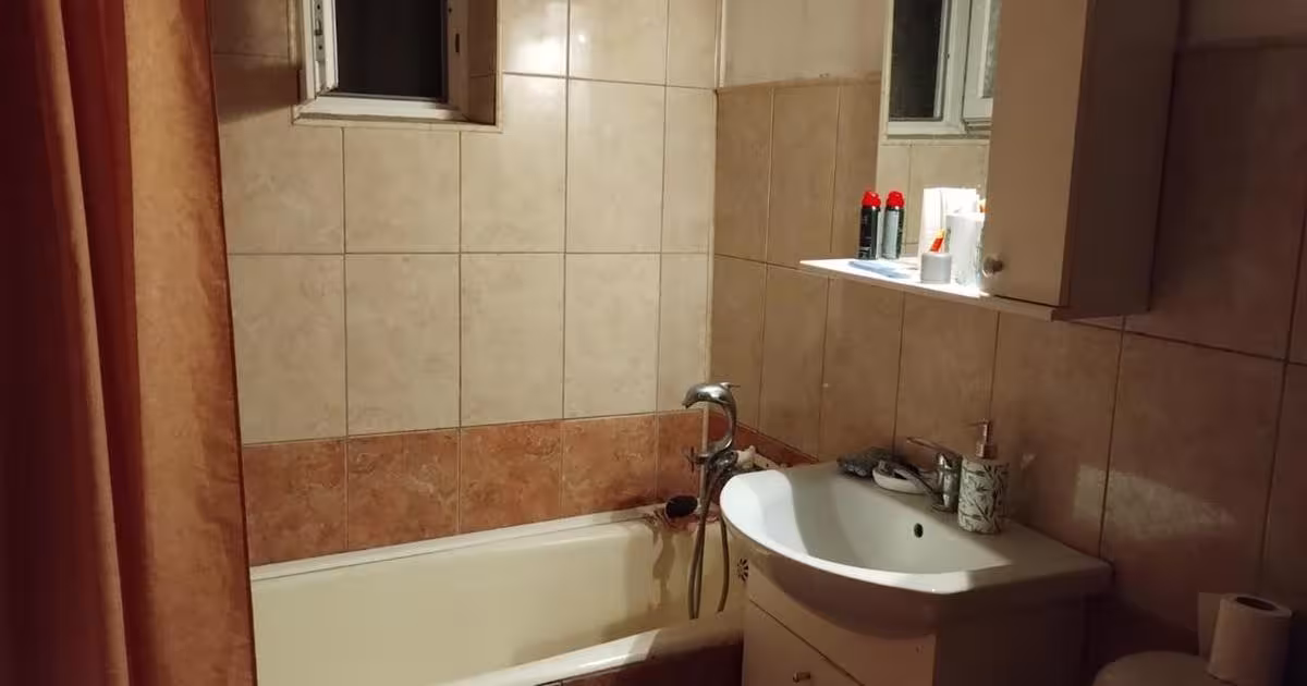Apartament semidecomandat cu 2 camere în zona Broșteni, Buzău