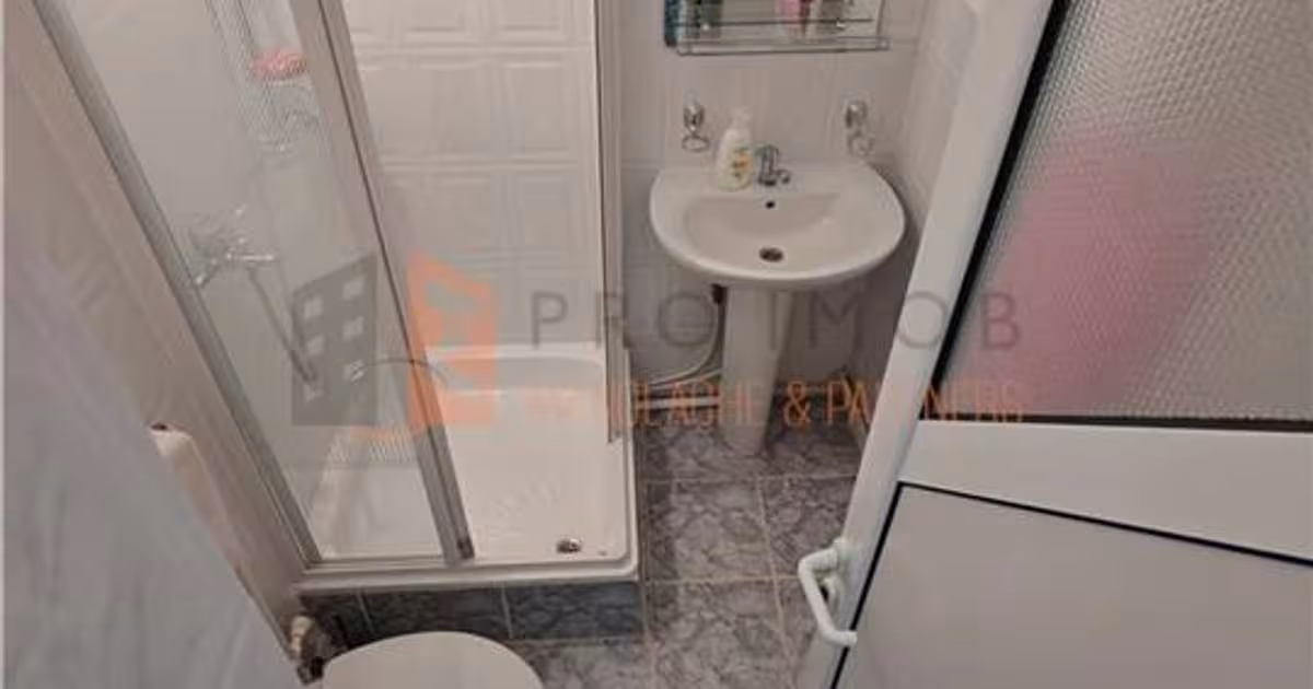 Apartament decomandat cu 4 camere în zona Dorobanți 2, Buzău