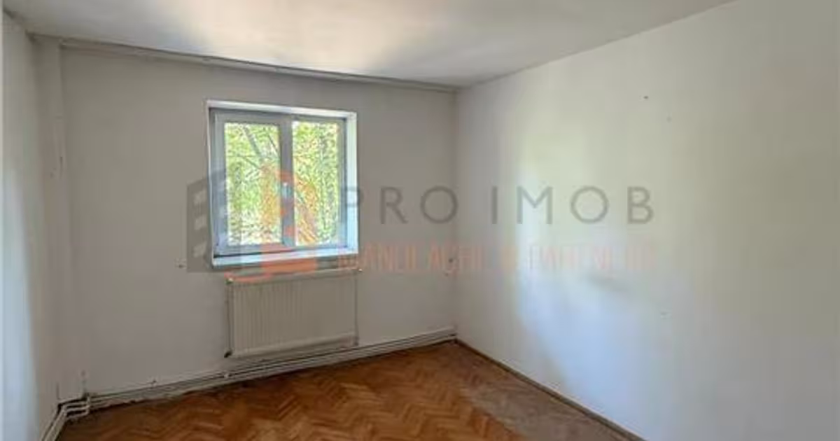 Apartament semidecomandat cu 3 camere în zona Micro 14, Buzău