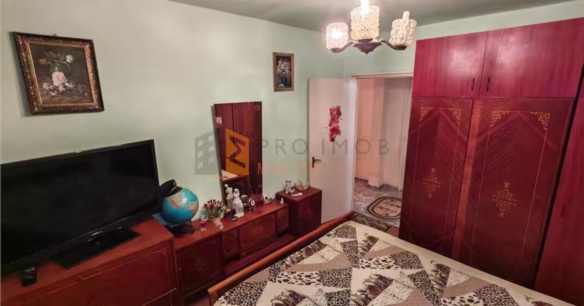 Apartament decomandat cu 3 camere în zona Micro 14, Buzău