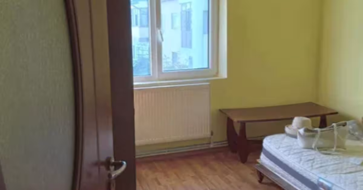 Apartament decomandat cu 3 camere în zona Unirii Sud, Buzău