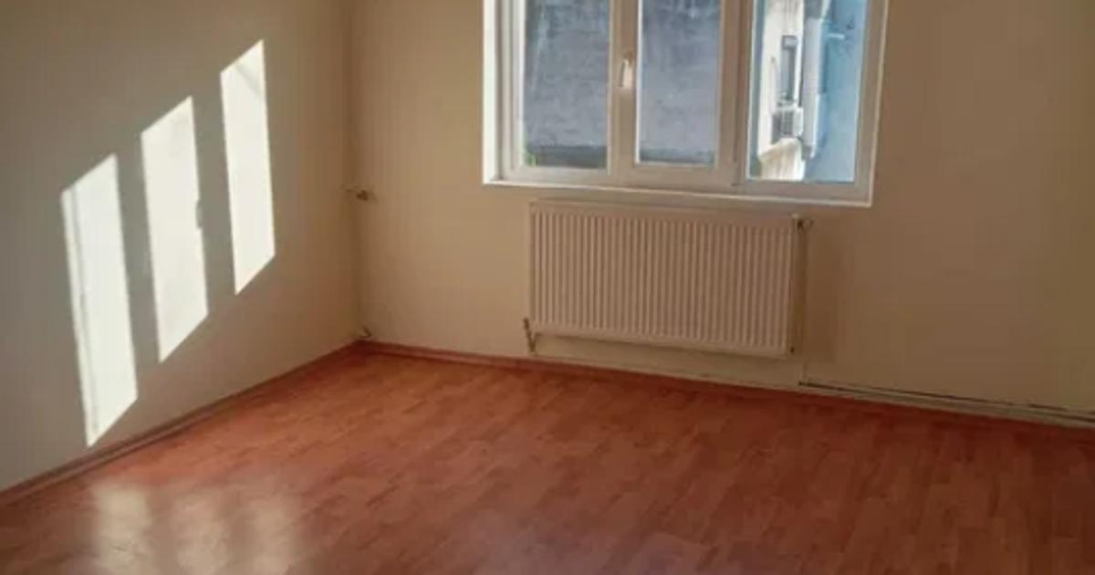 Apartament decomandat cu 3 camere în zona Unirii Sud, Buzău
