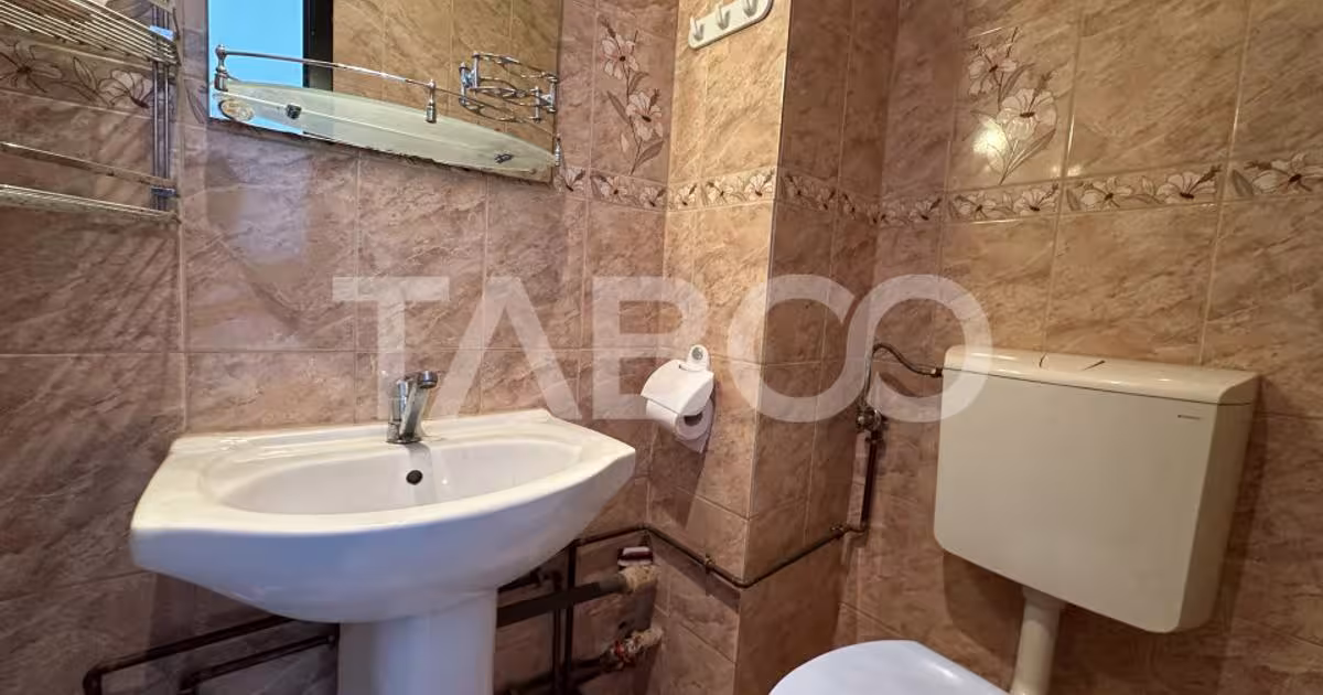 Apartament decomandat cu 3 camere în Călimănești