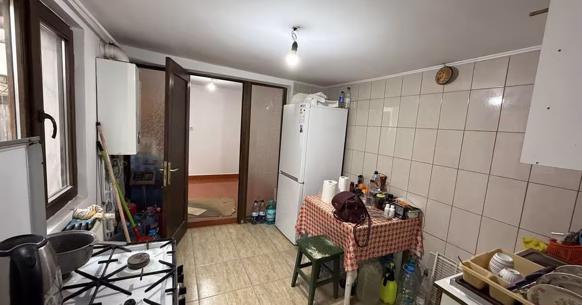 Apartament semidecomandat cu 2 camere în zona Calea Doftanei, Câmpina