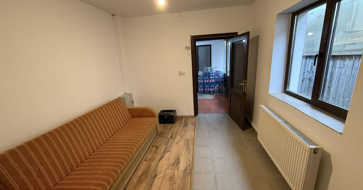 Apartament semidecomandat cu 2 camere în zona Calea Doftanei, Câmpina