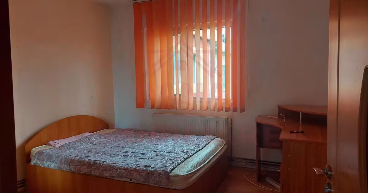 Apartament decomandat cu 2 camere în zona Exterior Sud, Caransebeș