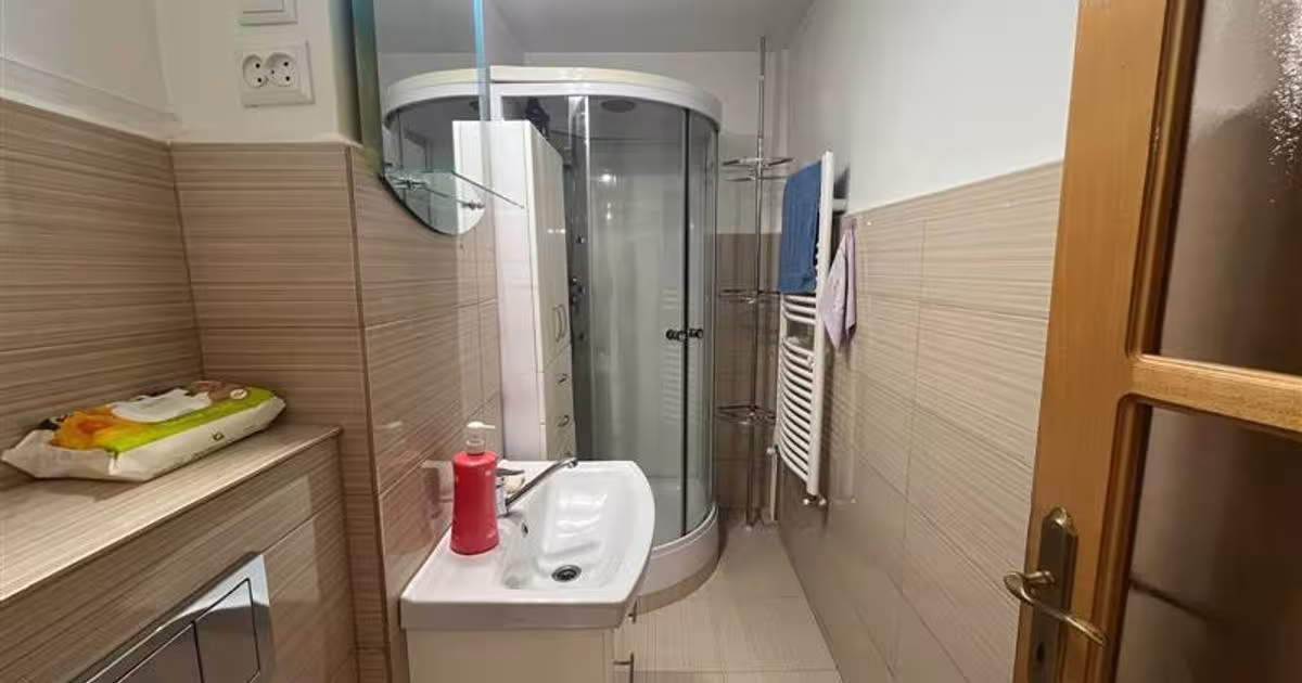 Apartament decomandat cu 2 camere în zona Sud-Vest, Caransebeș