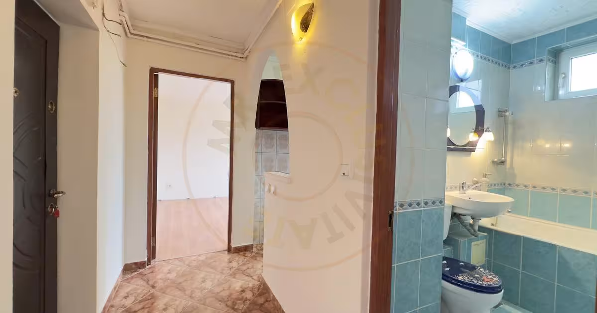 Apartament decomandat cu 2 camere în zona Central, Carei