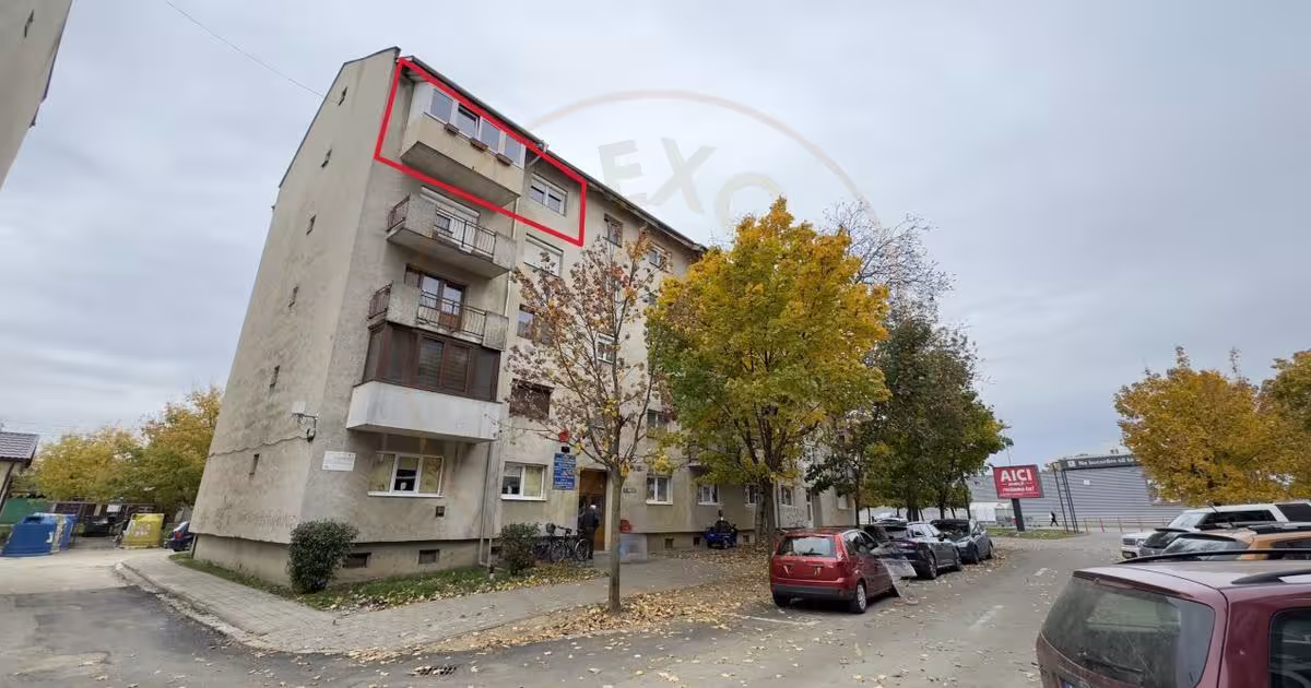 Apartament decomandat cu 3 camere în zona Central, Carei