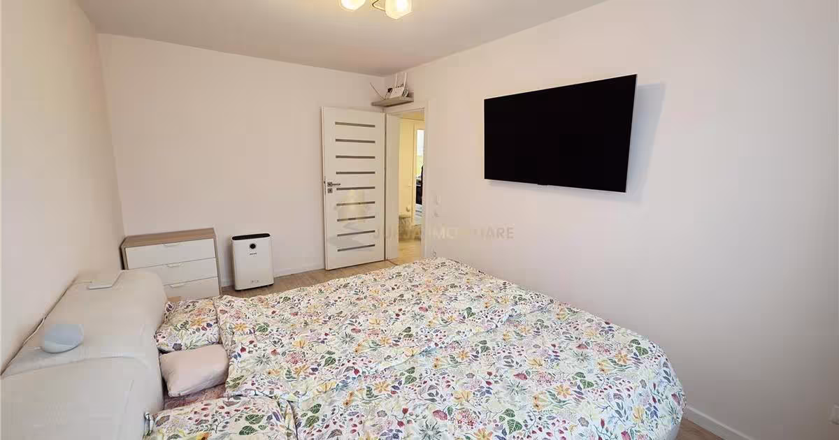 Apartament semidecomandat cu 4 camere în zona Mănăștur, Cluj-Napoca