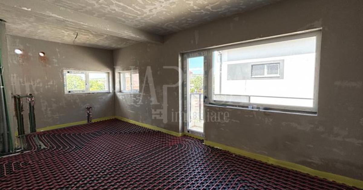 Apartament semidecomandat cu 4 camere în zona Someșeni, Cluj-Napoca