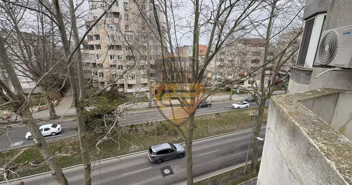 Apartament decomandat cu 3 camere în zona Capitol, Constanța