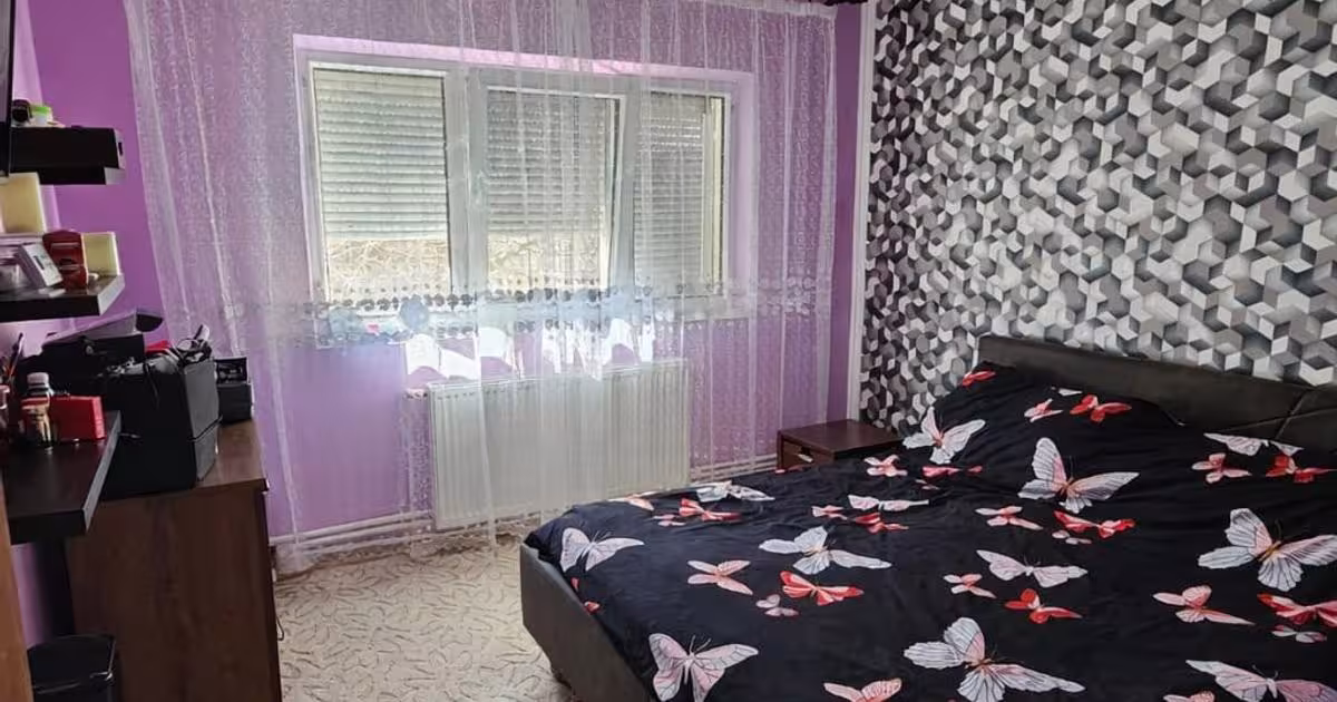 Apartament decomandat cu 3 camere în zona Poarta 6, Constanța