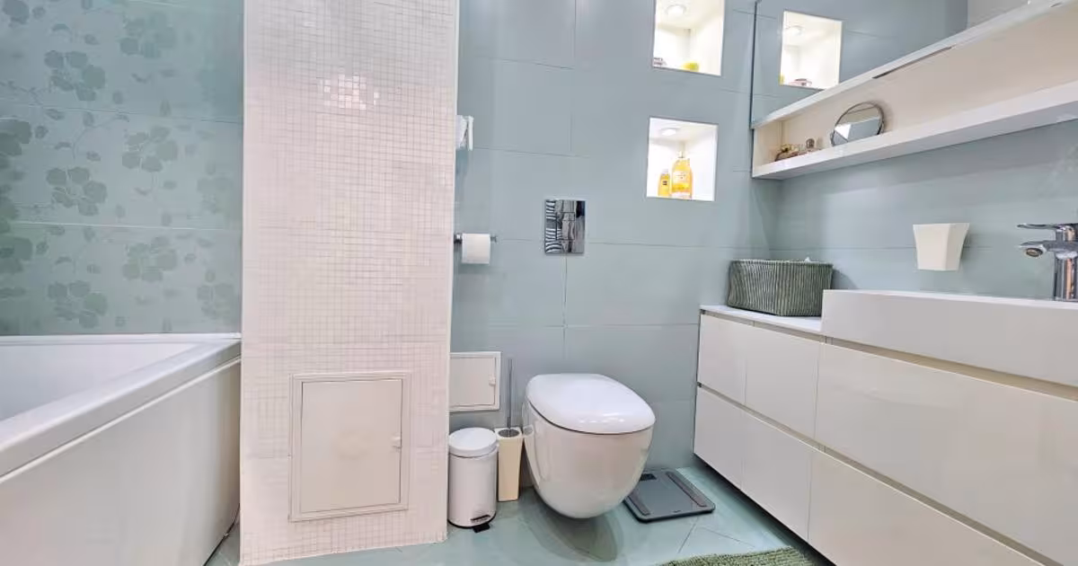 Apartament decomandat cu 3 camere în zona Trocadero, Constanța