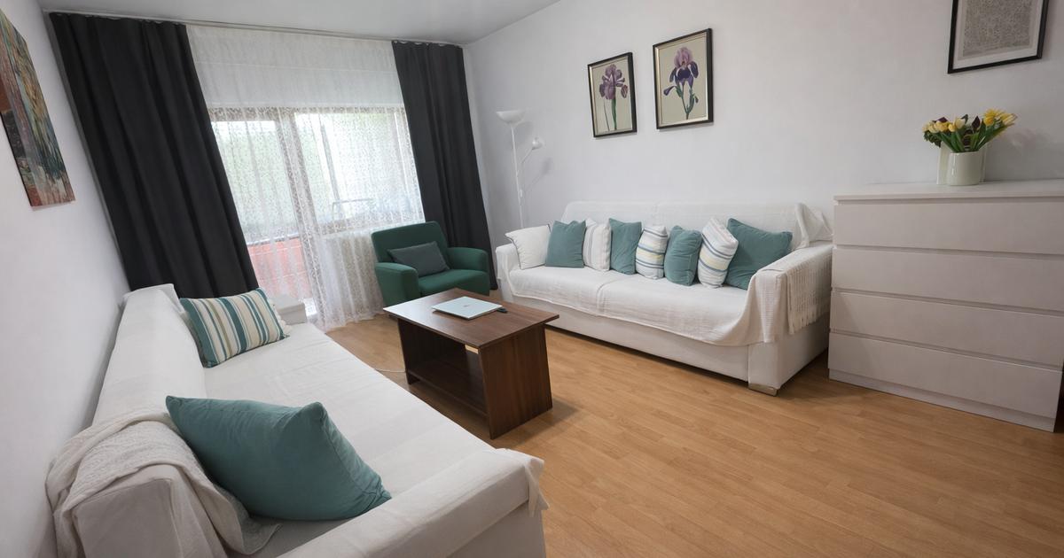 Apartament decomandat cu 3 camere în zona Trocadero, Constanța