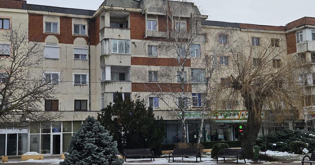 Apartament decomandat cu 3 camere în zona Ultracentral, Costești