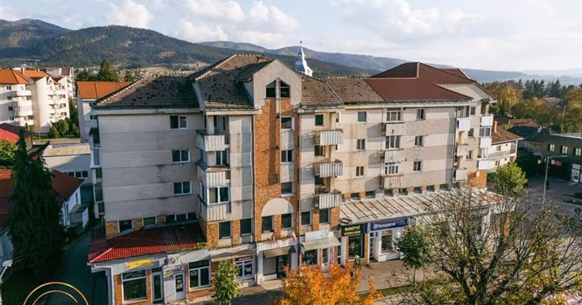 Apartament decomandat cu 18 camere în zona Central, Covasna
