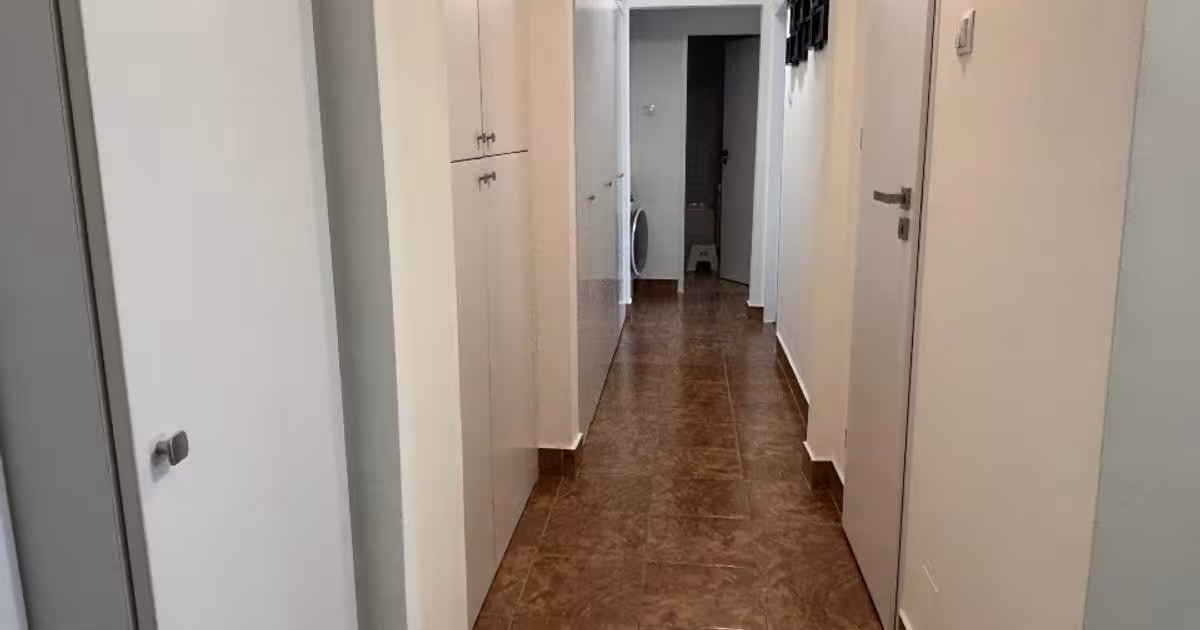 Apartament semidecomandat cu 3 camere în zona Brazda lui Novac, Craiova