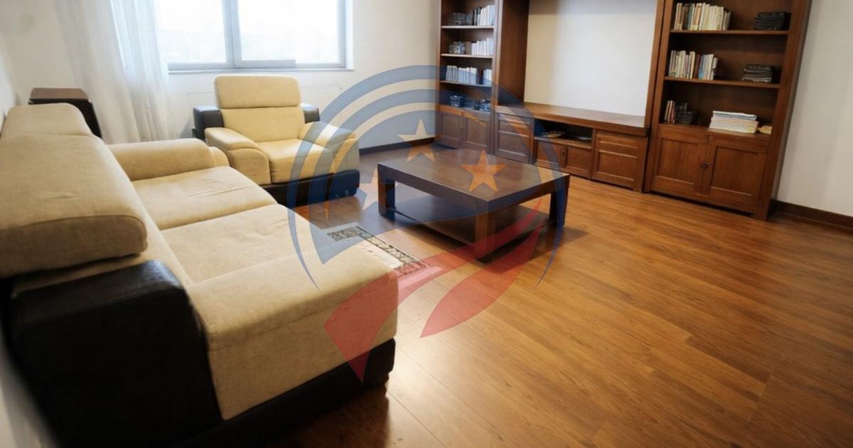 Apartament decomandat cu 32 camere în zona Central, Craiova