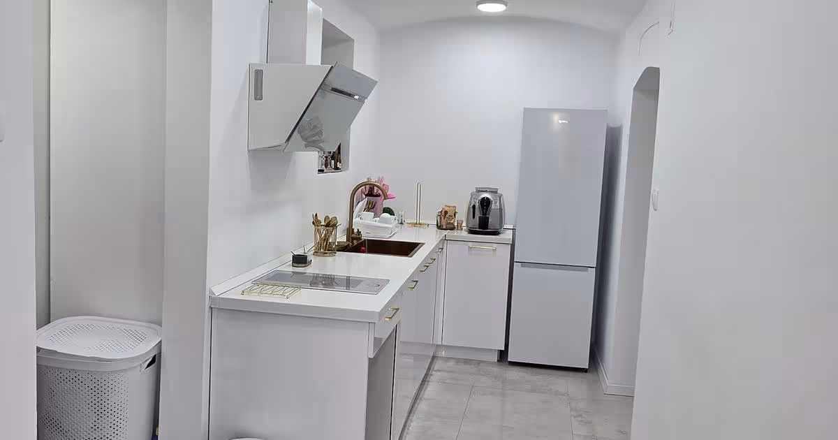 Apartament semidecomandat cu 2 camere în zona Aurel Vlaicu, Deva