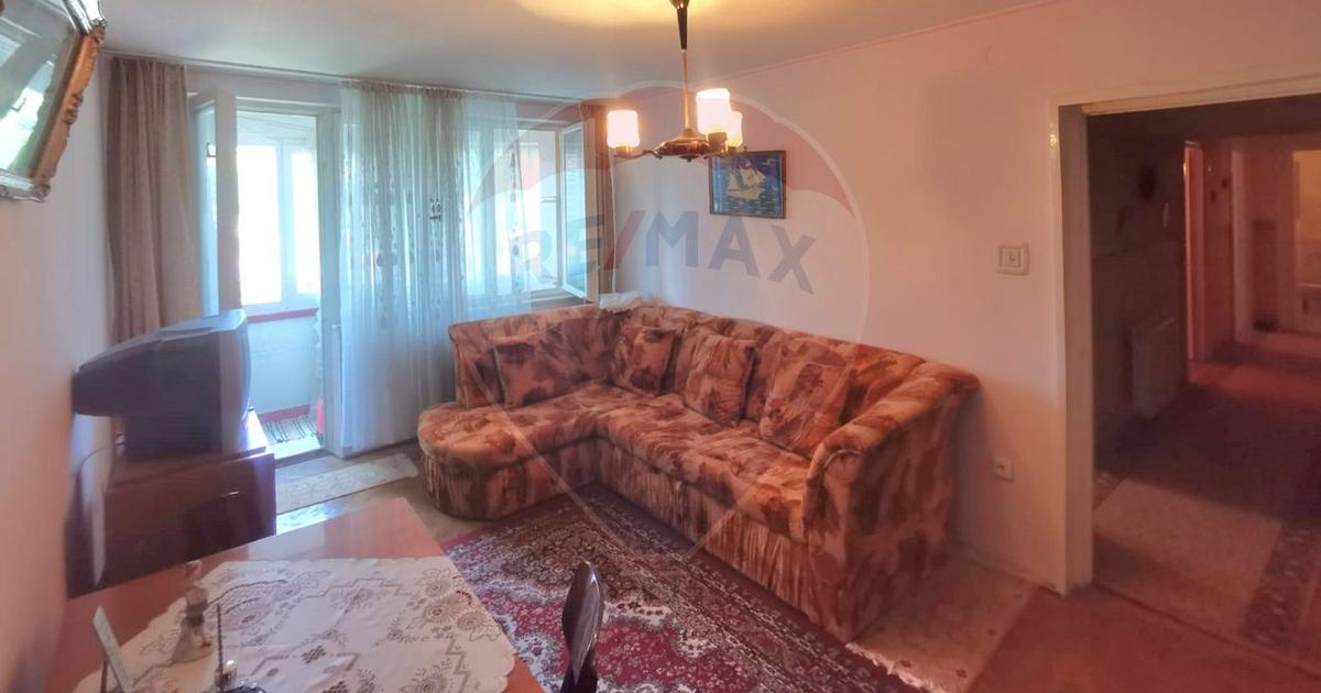 Apartament decomandat cu 3 camere în zona Bălcescu, Deva