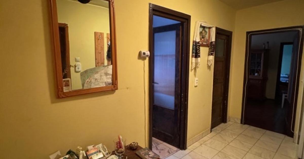 Apartament semidecomandat cu 3 camere în zona Central, Deva