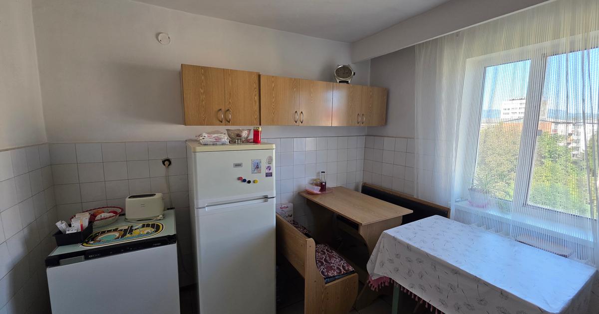 Apartament semidecomandat cu 3 camere în zona Gojdu, Deva