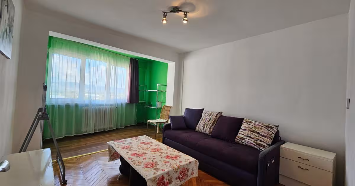 Apartament semidecomandat cu 2 camere în zona Piața Centrală, Deva