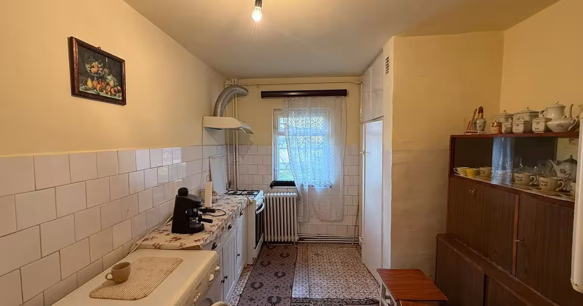 Apartament decomandat cu 3 camere în zona Zarand, Deva