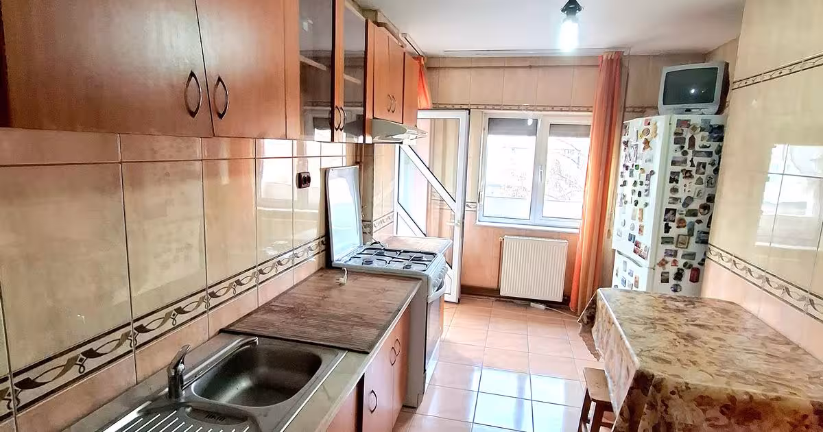 Apartament decomandat cu 4 camere în zona Ultracentral, Drăgășani