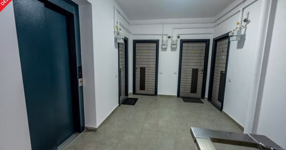 Apartament decomandat cu 2 camere în zona Central, Eforie Nord