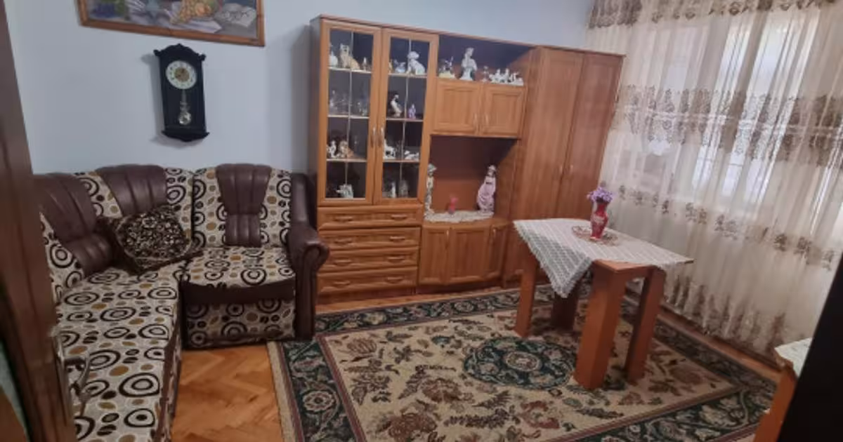 Apartament decomandat cu 2 camere în zona Central, Filiași