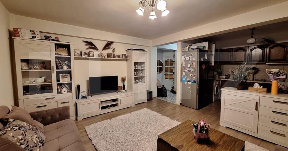 Apartament semidecomandat cu 3 camere în Florești