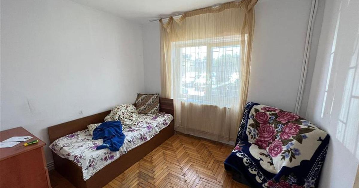Apartament decomandat cu 3 camere în zona Central, Focșani
