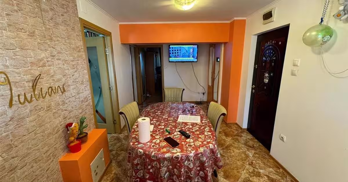 Apartament decomandat cu 3 camere în zona Central, Focșani