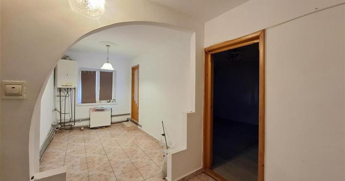 Apartament decomandat cu 2 camere în zona Gară, Focșani