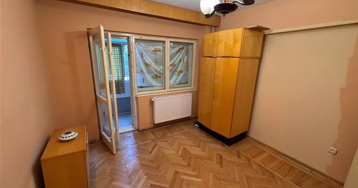 Apartament decomandat cu 3 camere în zona Gară, Focșani