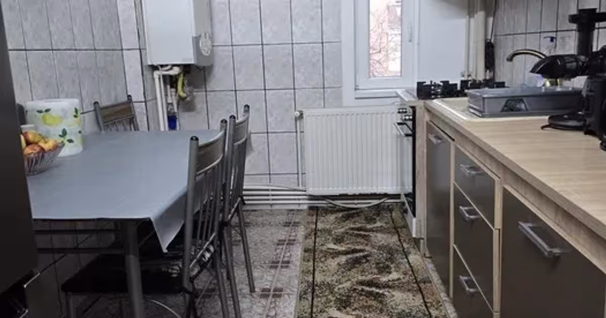 Apartament decomandat cu 4 camere în zona Sud, Focșani