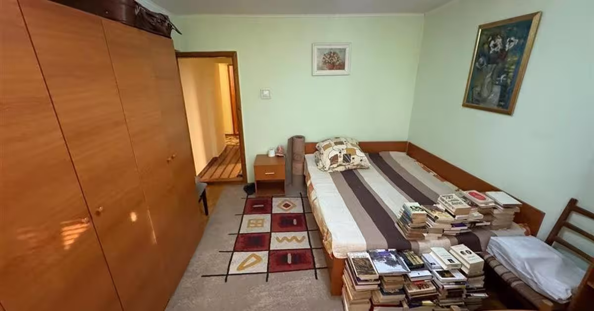 Apartament decomandat cu 4 camere în zona Vest, Focșani