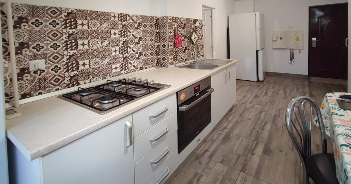 Apartament semidecomandat cu 2 camere în zona Central, Galați