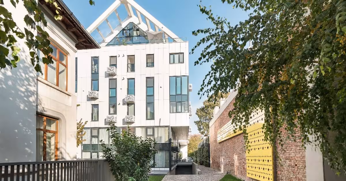 Apartament cu 3 camere decomandat de vânzare – Str. Domnească,