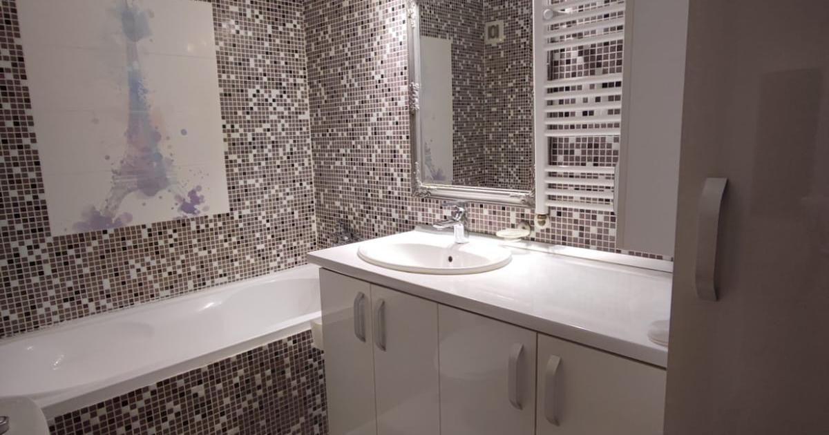 Apartament semidecomandat cu 2 camere în zona Est, Galați