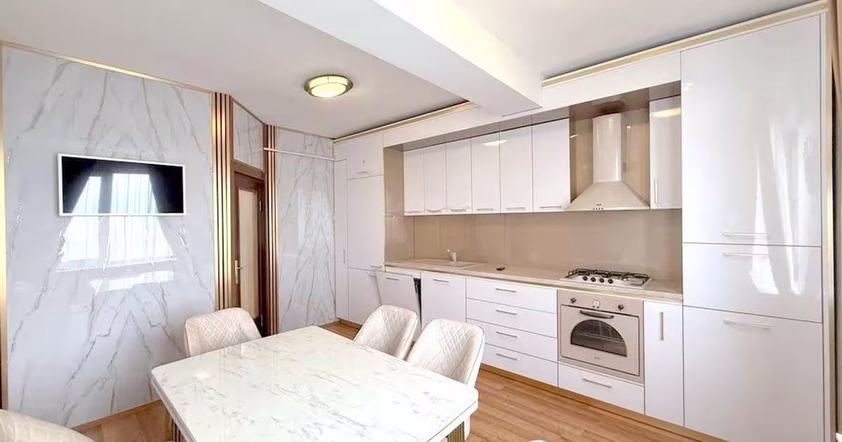 De vanzare 3 camere Centru P-uri langa Faleza la cheie