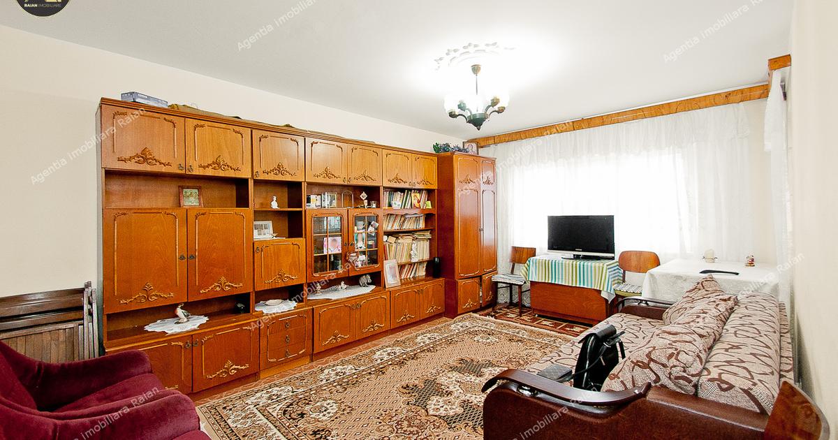 Apartament decomandat cu 3 camere Galați
