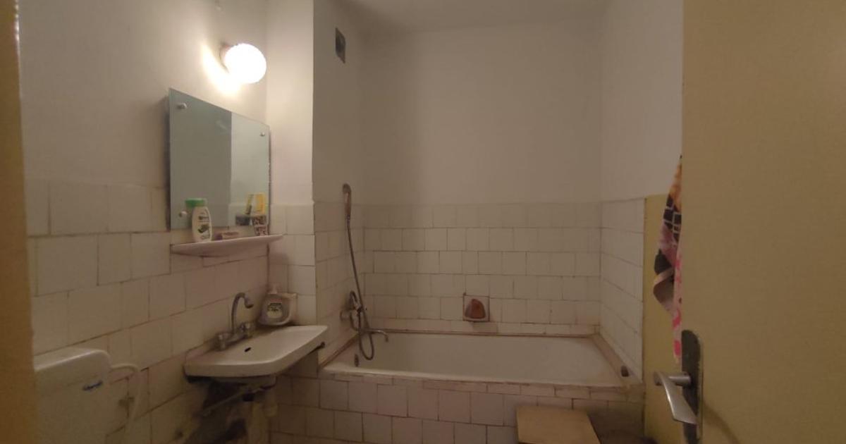 Apartament semidecomandat cu 2 camere în zona Micro 16, Galați