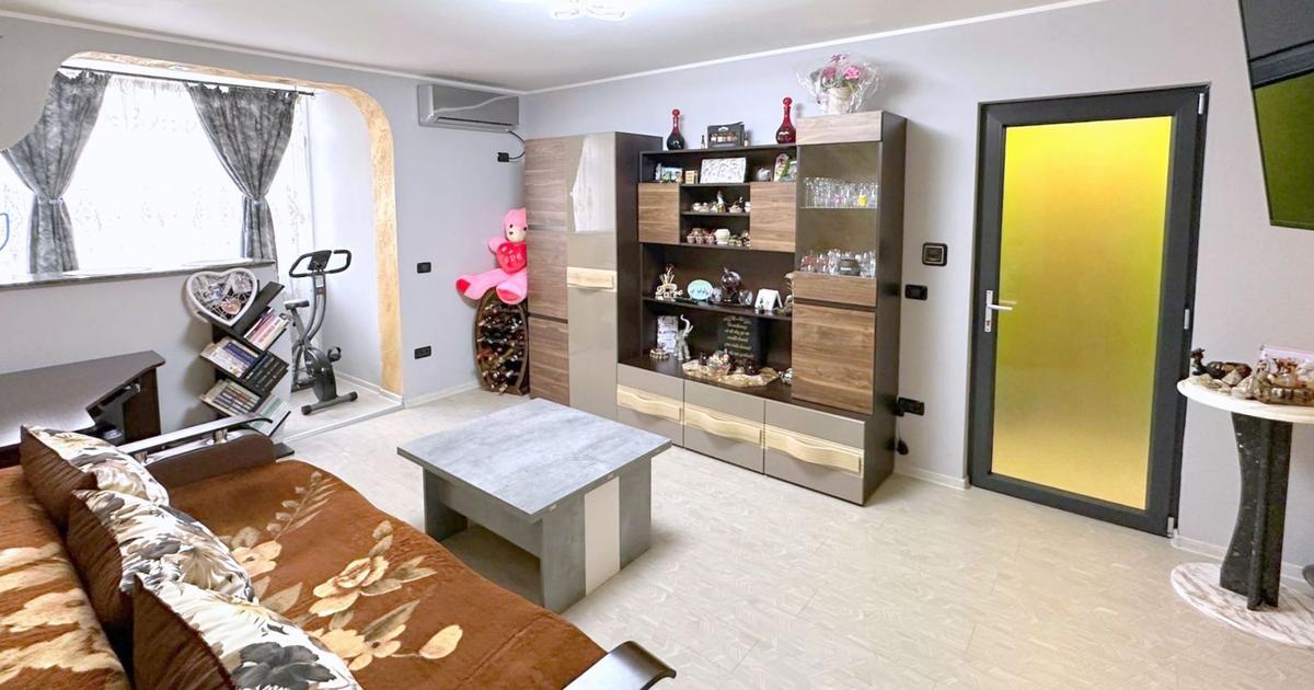 Apartament semidecomandat cu 2 camere în zona Micro 19, Galați