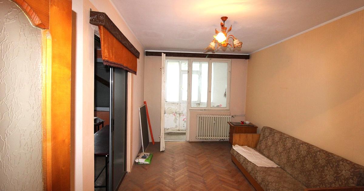 Apartament semidecomandat cu 3 camere în zona Micro 19, Galați